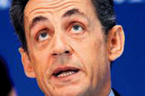 Kouchner, Sarkozy’e karşı