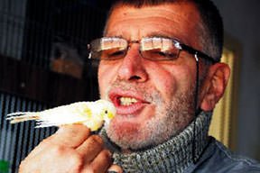 Kanaryası kalbini fethetti!