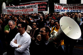 Komşu yine karıştı