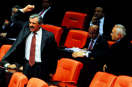 9 silahım var na'pıcam?