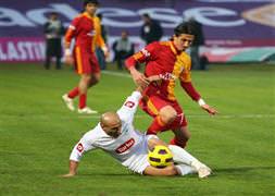 Cimbom'da 2 futbolcu yolcu