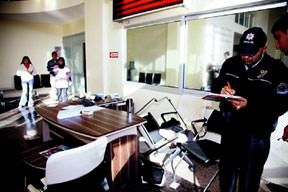 Belediyeye kanlı baskın: 5 yaralı