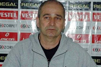 Karşıyaka'da hoca arayışları