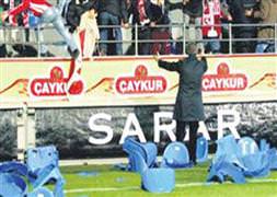 Rize seyircisiz!