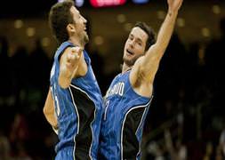 Hido'dan şova devam