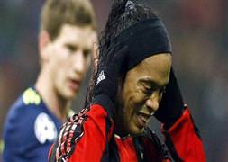 Roni Milan'da kalıyor