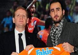 Gökhan Ünal imzatı attı