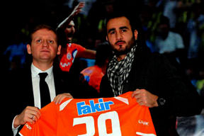 Gökhan Ünal imzayı attı