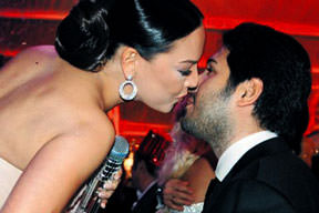 Gündeş'ten aşk öpücüğü!