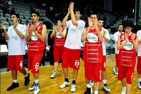 Pınar Karşıyaka Emre'yi kaptı