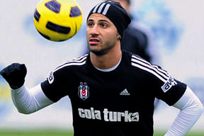 Q7 diskoya götürdü!