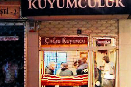 Gürültü, soygunu yarıda bıraktırdı