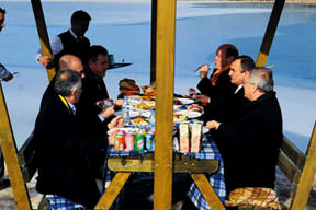 Artık bizim topraktasınız!