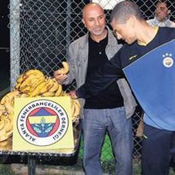 Keyifsiz idmanda muz partisi!