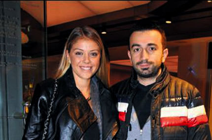 Alya’nın rengi sarı-kırmızı