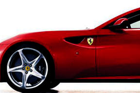 Yeni Ferrari yazın geliyor