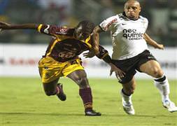 Roberto Carlos maskara oldu