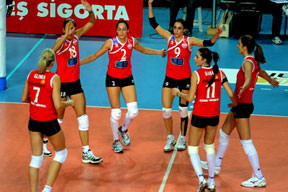 Vakıfbank çeyrek finalde