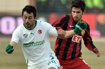 Es-es geçit vermedi