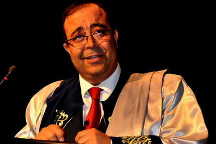 Gündüz rektör gece öğrenci