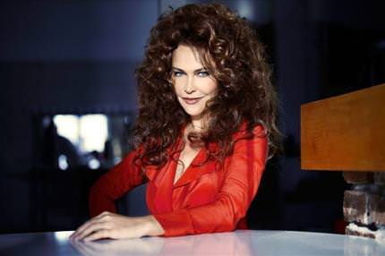 Hülya Avşar’a şok!