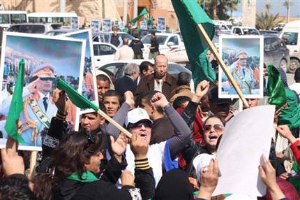 Libya’da Türk şirketleri yağmalanıyor