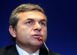 Aykut Kocaman rekora koşuyor