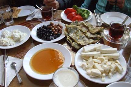 Sağlıklı bir kahvaltıda ne yemeli?