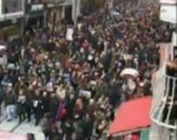 Taksim'de gözaltı protestosu