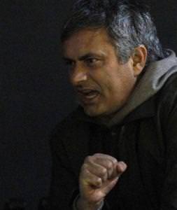 Mourinho'ya bıçaklı saldırı