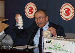 MHP'li vekile danışmanından şok hareket