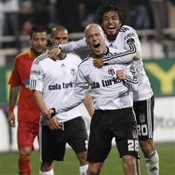 Kartal kendine geldi