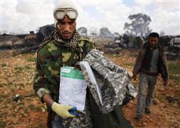 Libya'ya havadan ve denizden bomba!