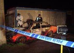 Yanan otomobilde ceset bulundu