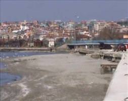 Silivri'de deniz 30 metre çekildi