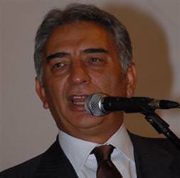 "Adamsa çıksın burada bana küfretsin"