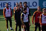 Galatasaray'da 15 Futbolcu Yolcu