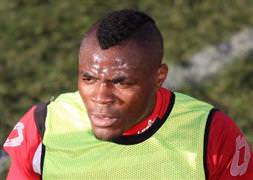 Emenike gönlündeki takımı açıkladı