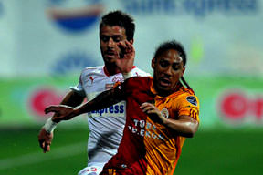 Ünder Pino'nun ipini çekti!