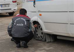Yolcu minibüsü tarandı