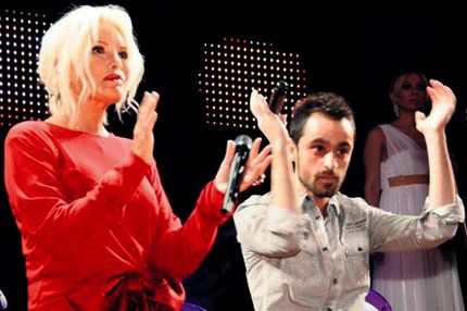 Süperstar’ı ağlattılar!