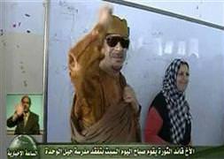 Kaddafi'nin karargahı vuruldu