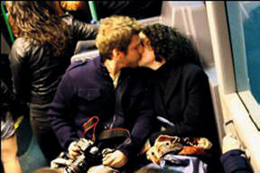 Protesto öpücüğü!