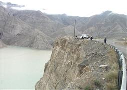 Otomobil baraj gölüne uçtu: 5 ölü