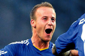 Stoch soldan geliyor