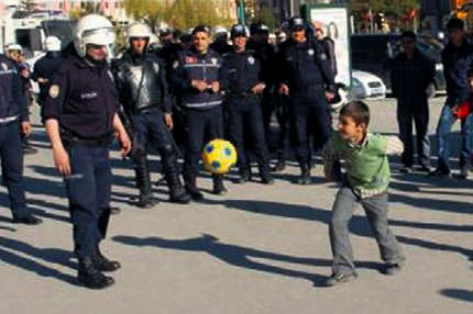 Barışa kırmızı kart