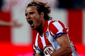 Forlan'ı Simao bitirecek