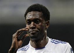 Fenerbahçe Adebayor'da avantajlı
