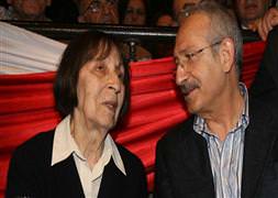Rahşan Ecevit'e 'katil' protestosu