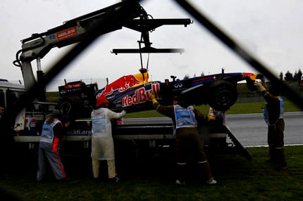 Vettel çok fazla ısındı